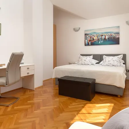 Znjan - Sea View Bed & Breakfast 4*